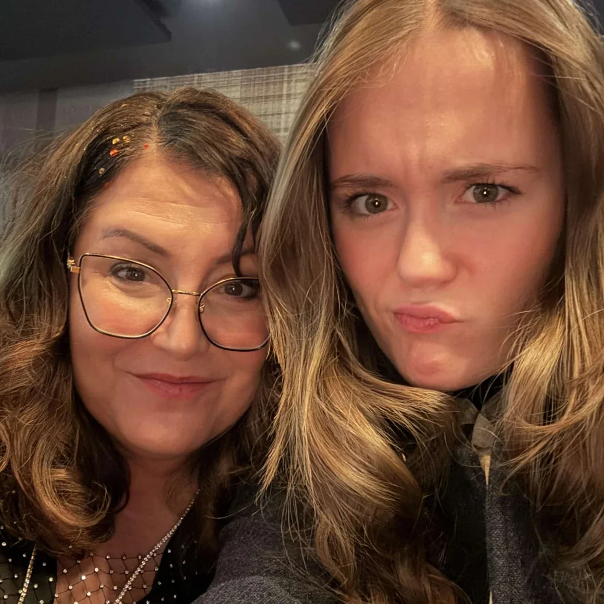 Estelle Hubert et Florine Hubert, complices devant l’objectif