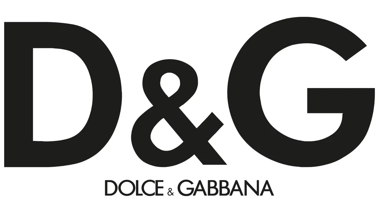 Logo Dolce & Gabbana en noir sur fond blanc, visuel de la publicité