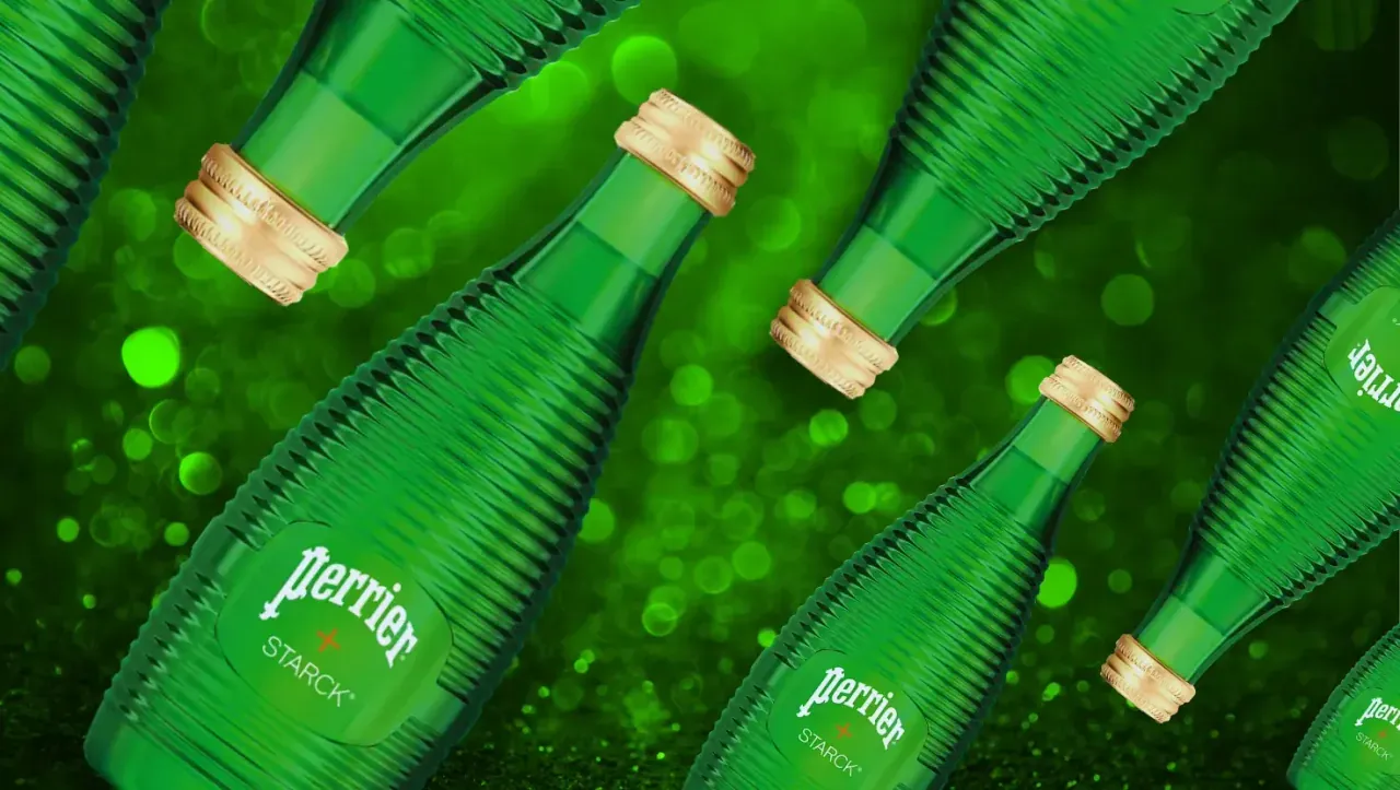 Bouteilles vertes Perrier disposées en diagonale