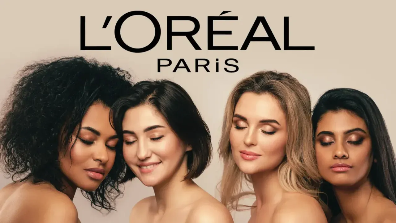 Quatre femmes sous le logo L’Oréal Paris