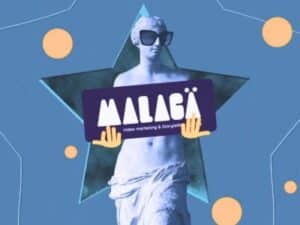 Statue avec des lunettes de soleil portant le nom de la marque Malaga, extraite d’un film en motion design avec une voix off malicieuse